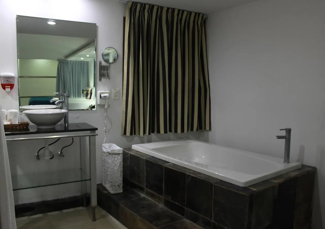 Hotel Essenzia De Cancun