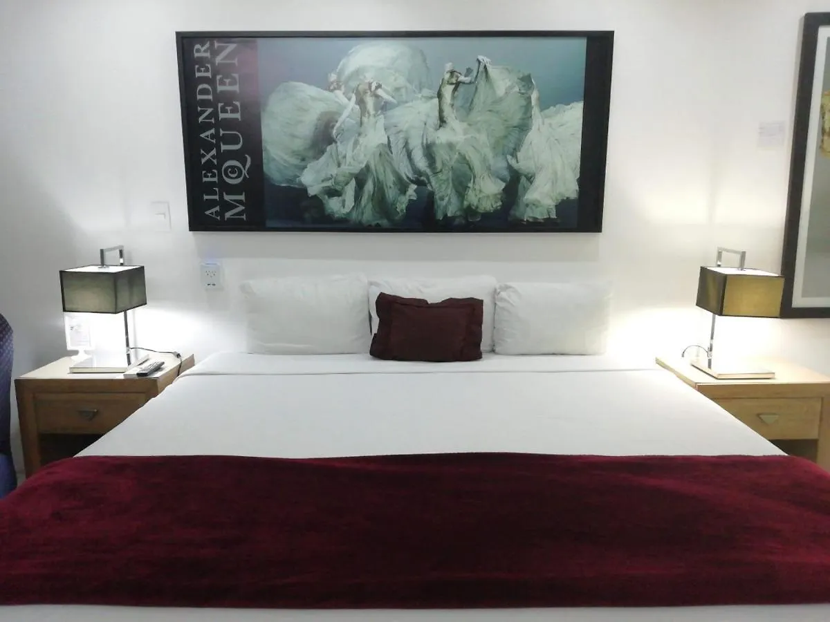 Essenzia De Cancun 3*,